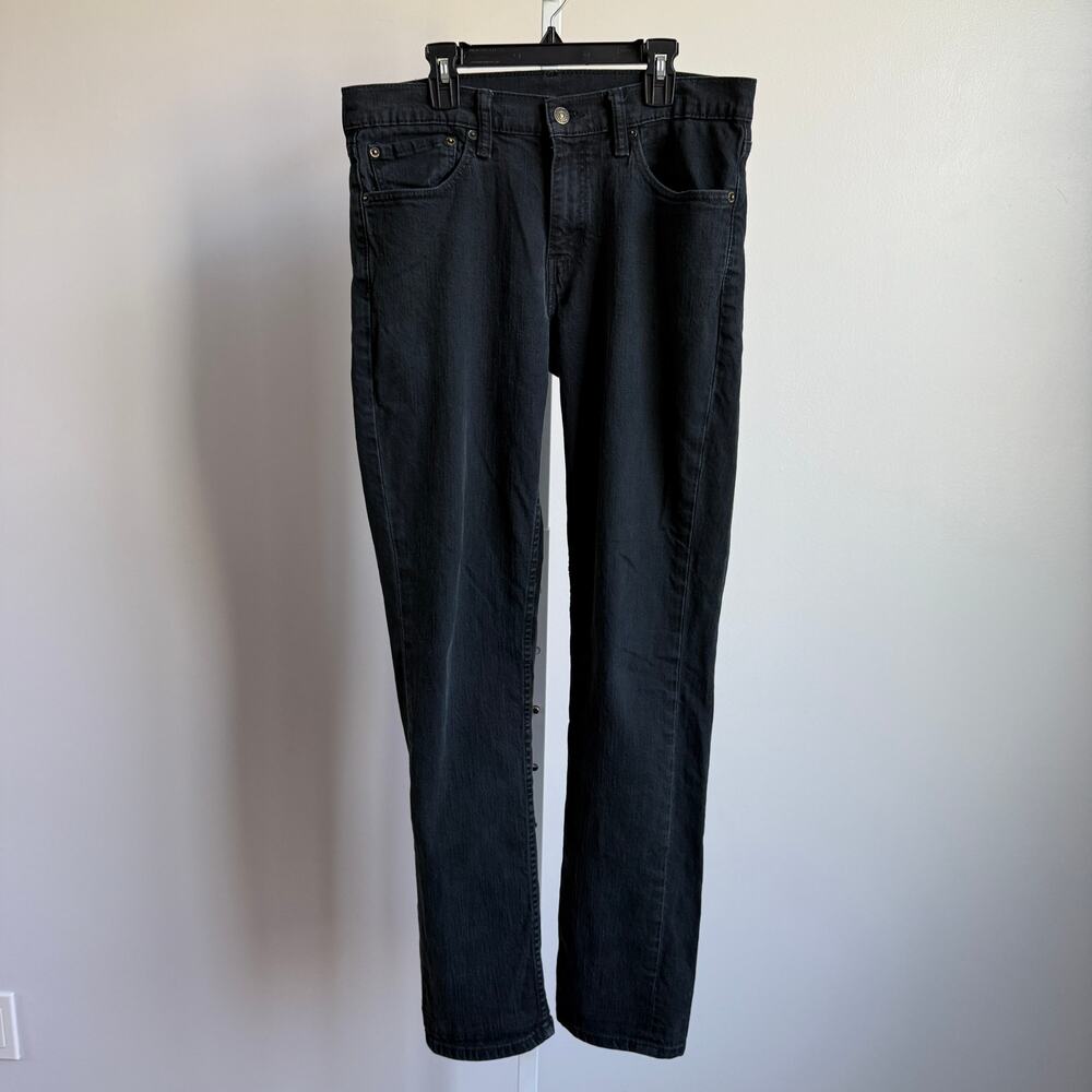 Levi's sz 32 black straight leg jeans